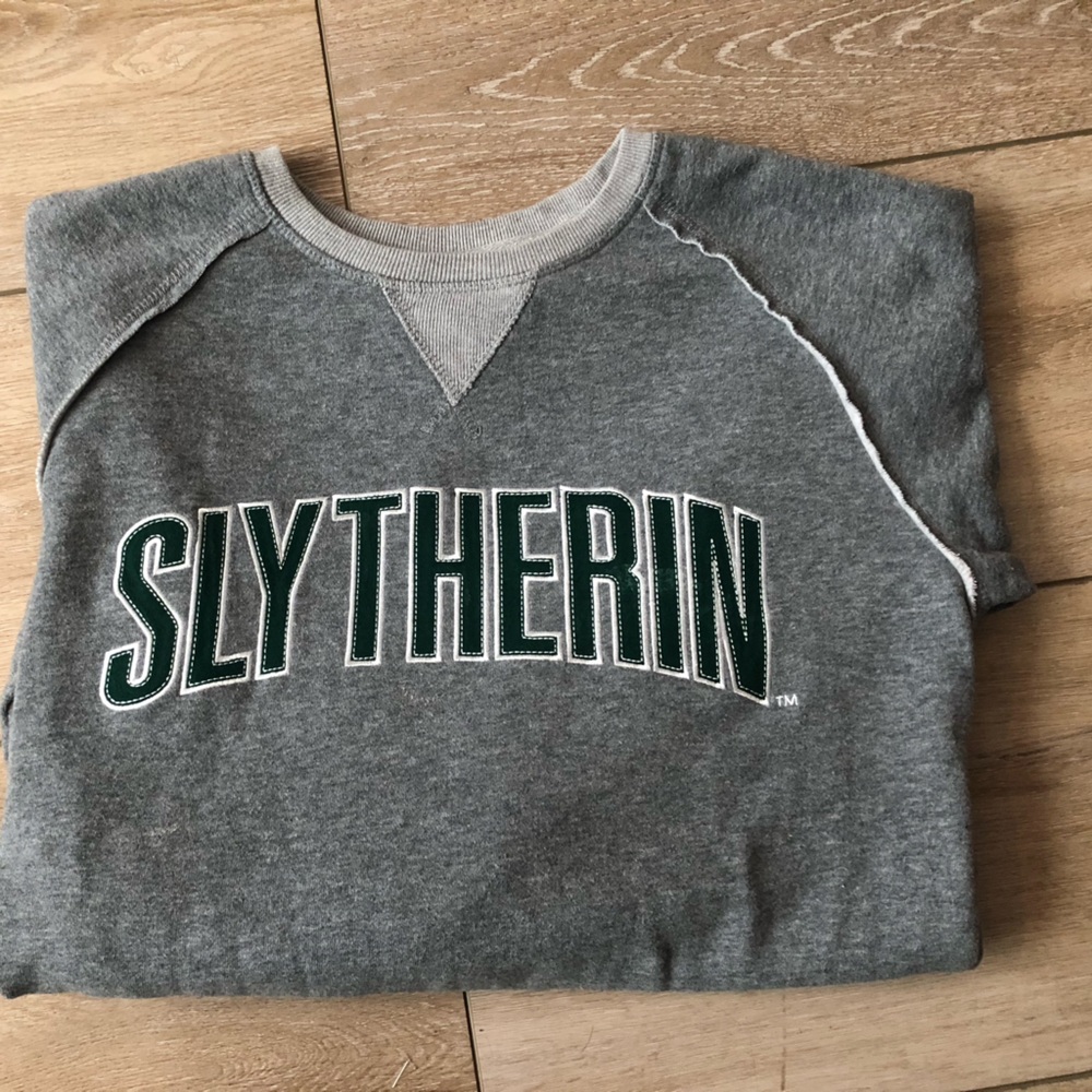 Slytherin TM8&Warner Bros. Gray Harry Potter Sweatshirt TM8@UniversalStudios